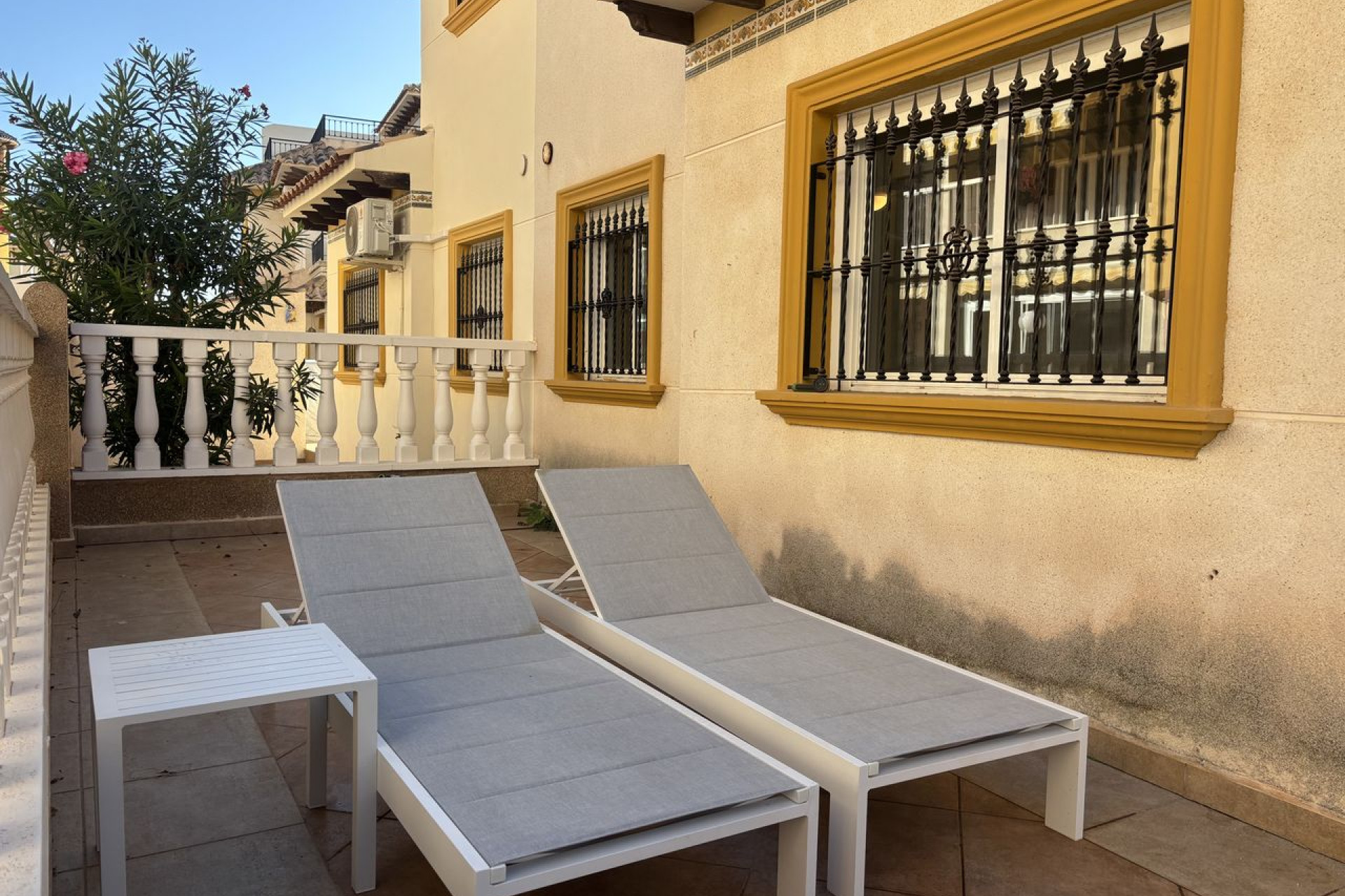 Revente - Maison mitoyenne -
La Zenia