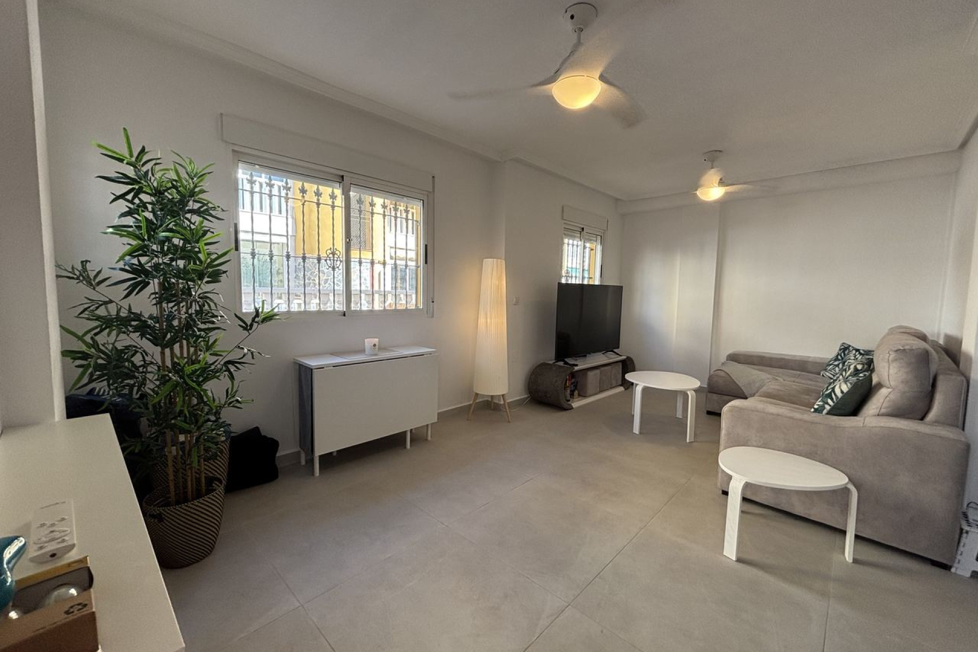 Revente - Maison mitoyenne -
La Zenia