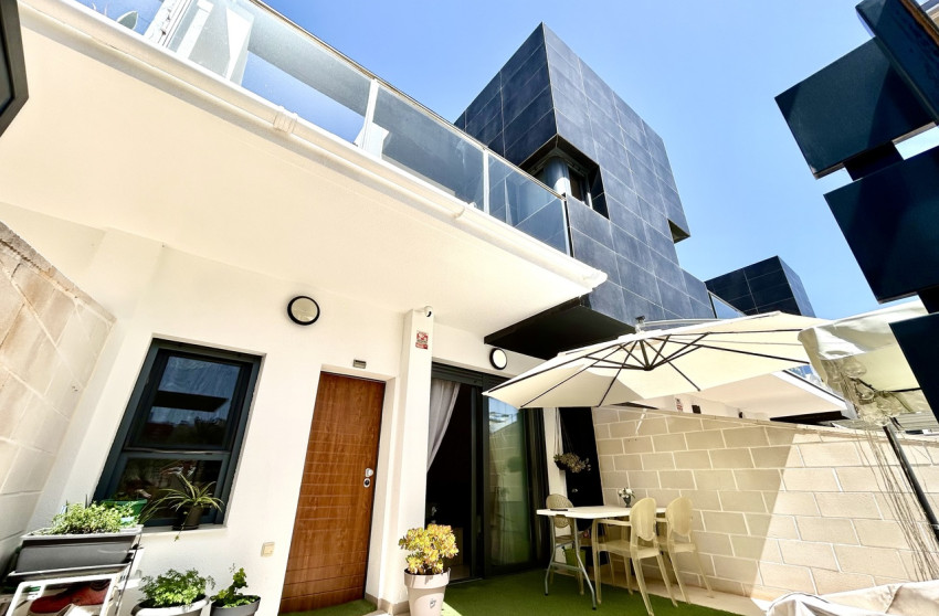 Revente - Maison mitoyenne -
Los Dolses