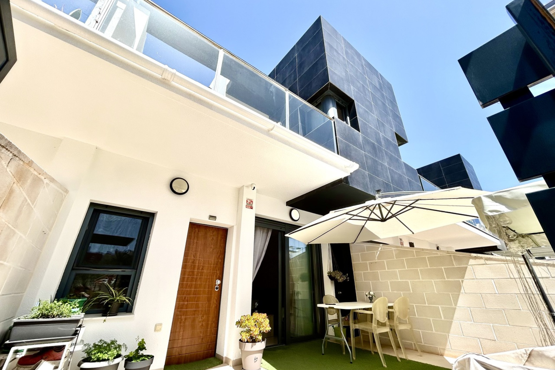 Revente - Maison mitoyenne -
Los Dolses