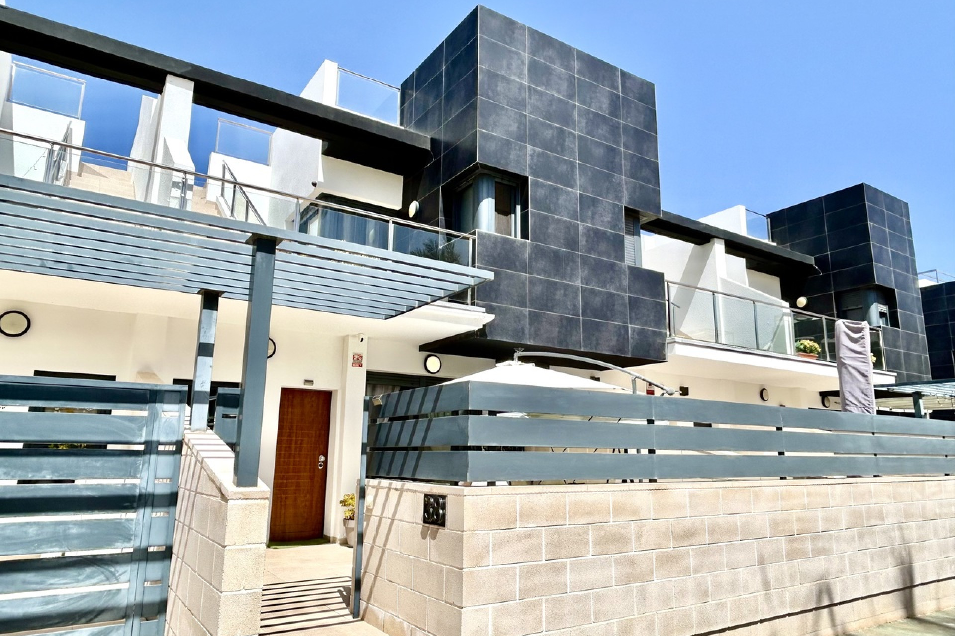 Revente - Maison mitoyenne -
Los Dolses