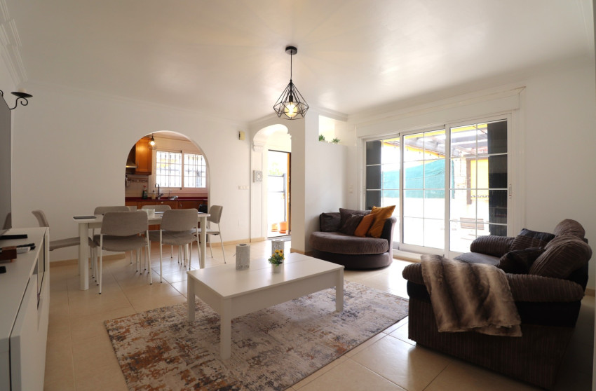 Revente - Maison mitoyenne -
Los Montesinos - La Herrada