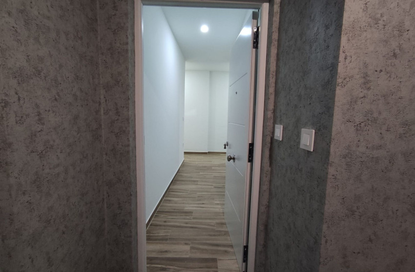 Revente - Maison mitoyenne -
Petrer