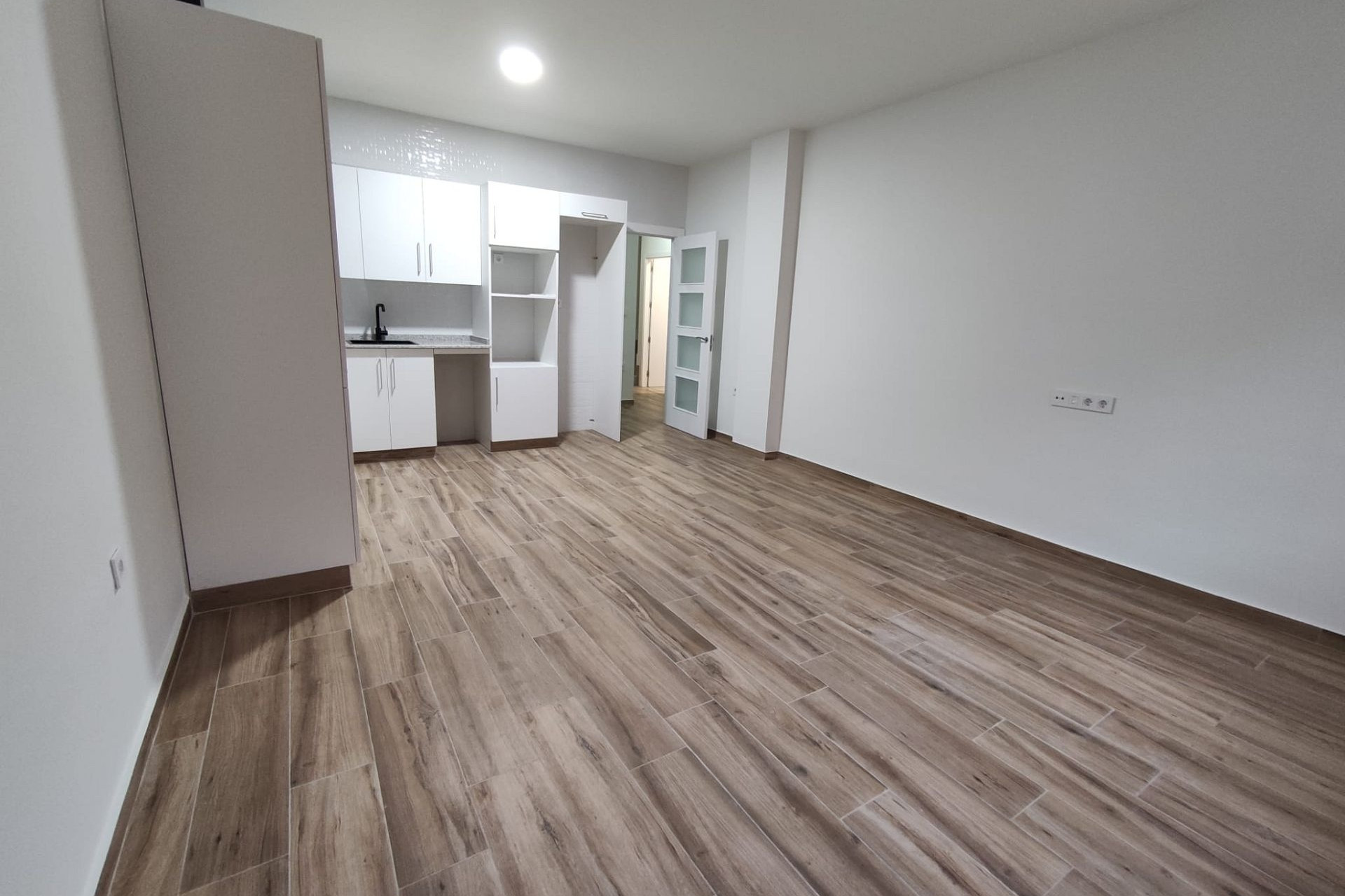 Revente - Maison mitoyenne -
Petrer