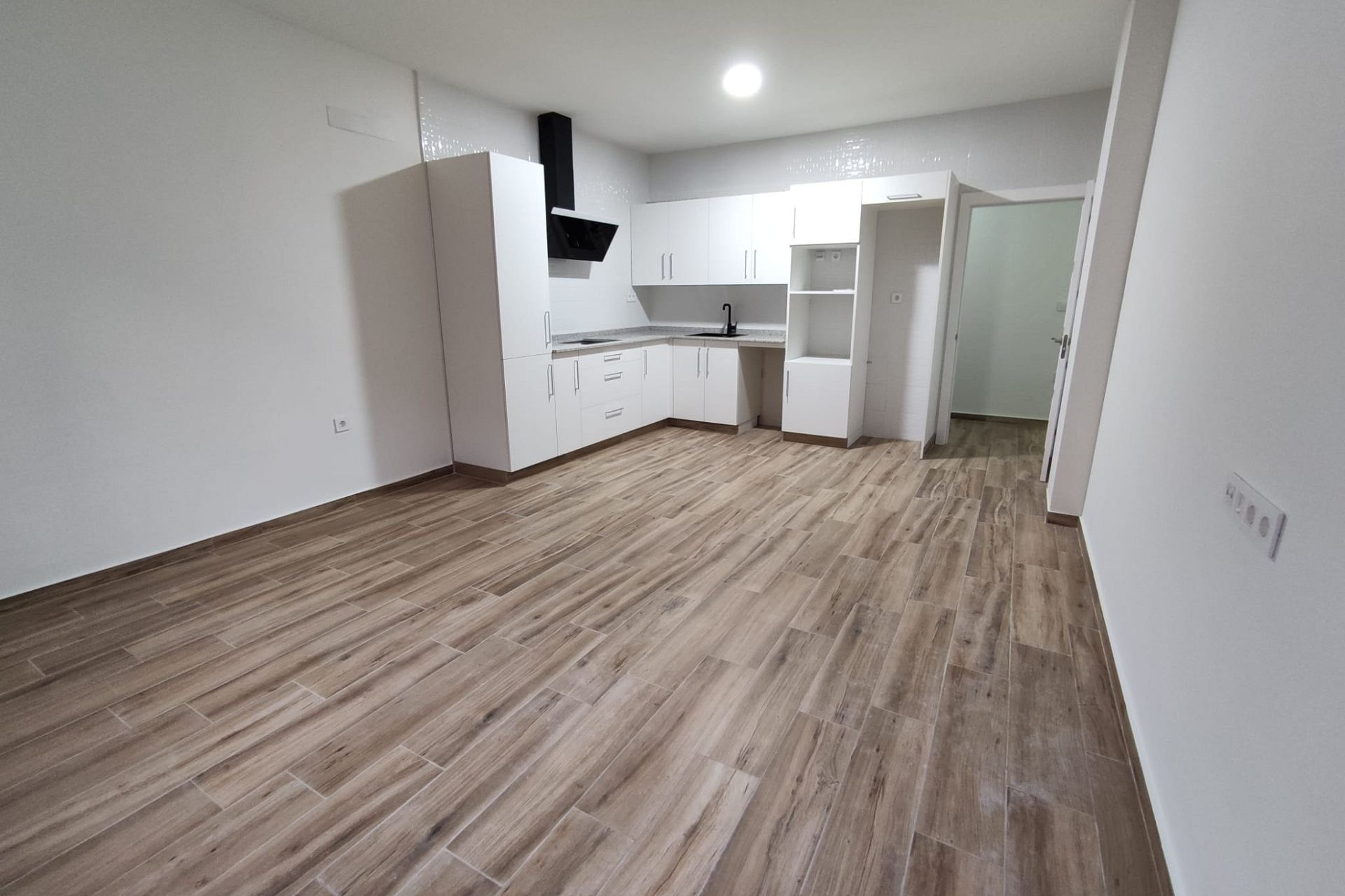 Revente - Maison mitoyenne -
Petrer