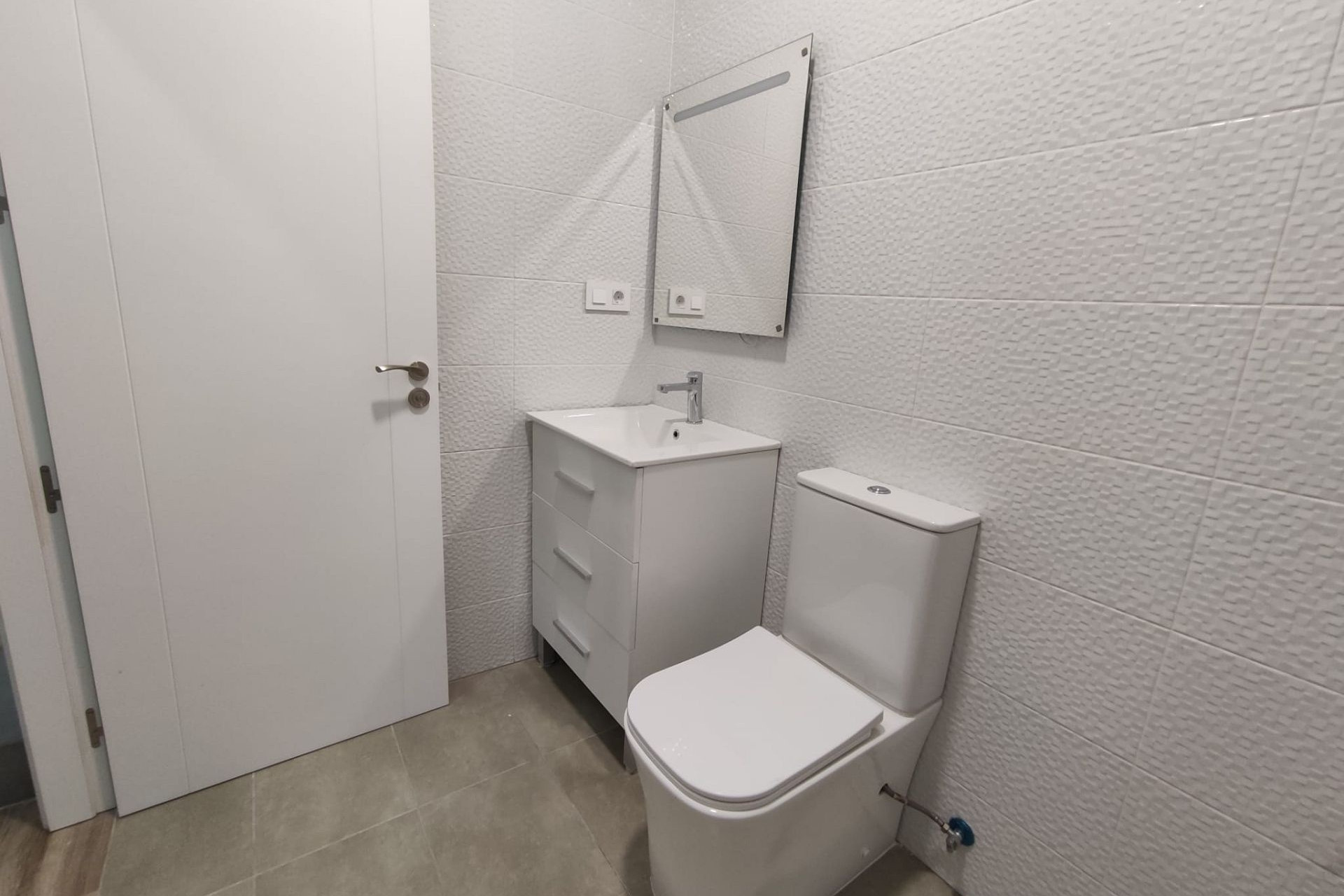 Revente - Maison mitoyenne -
Petrer