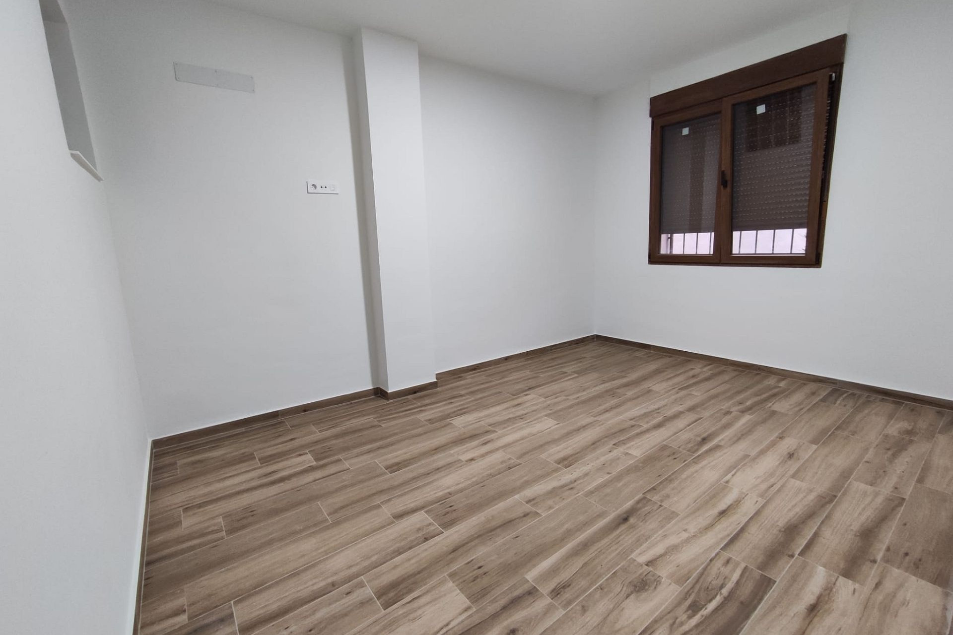 Revente - Maison mitoyenne -
Petrer