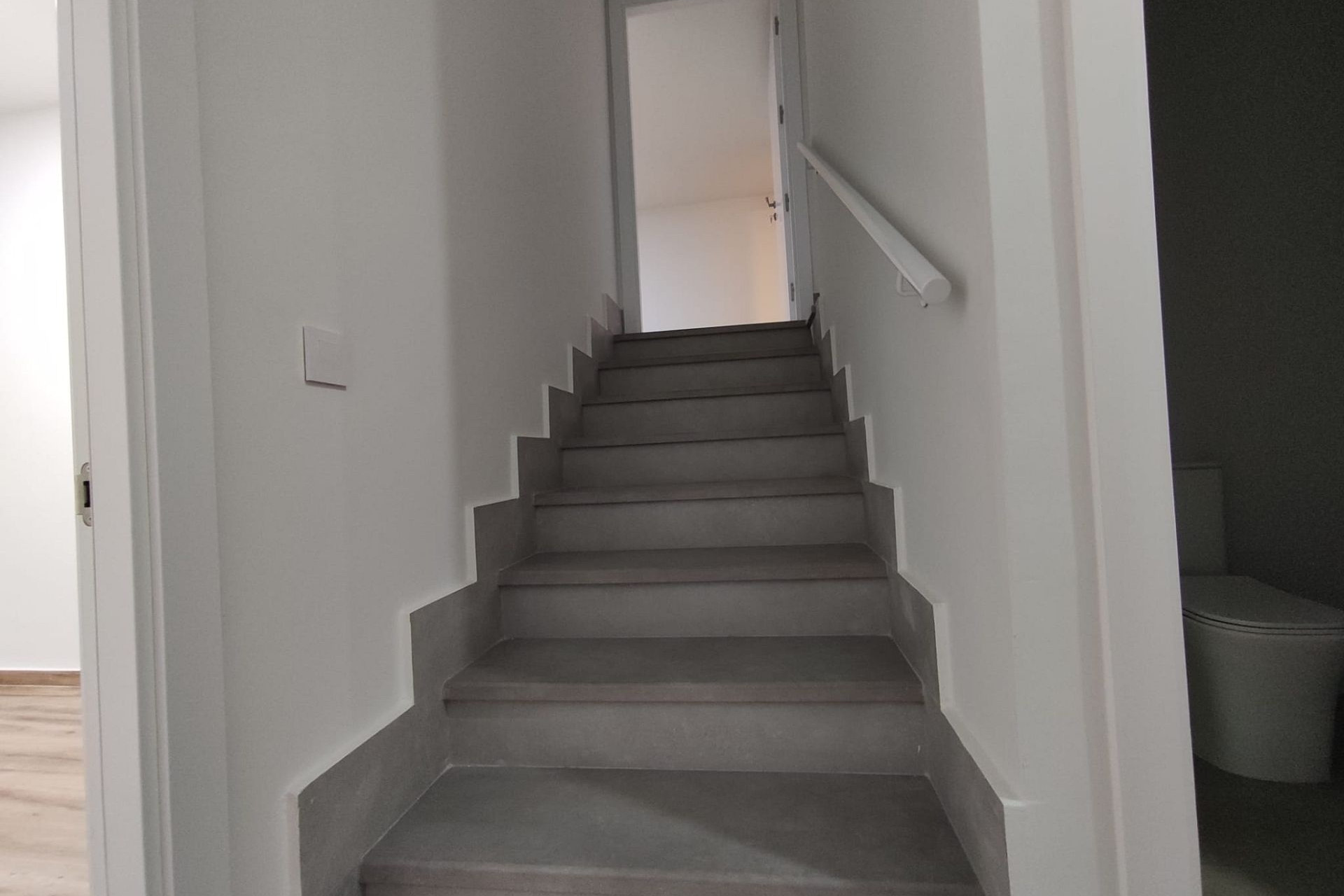 Revente - Maison mitoyenne -
Petrer