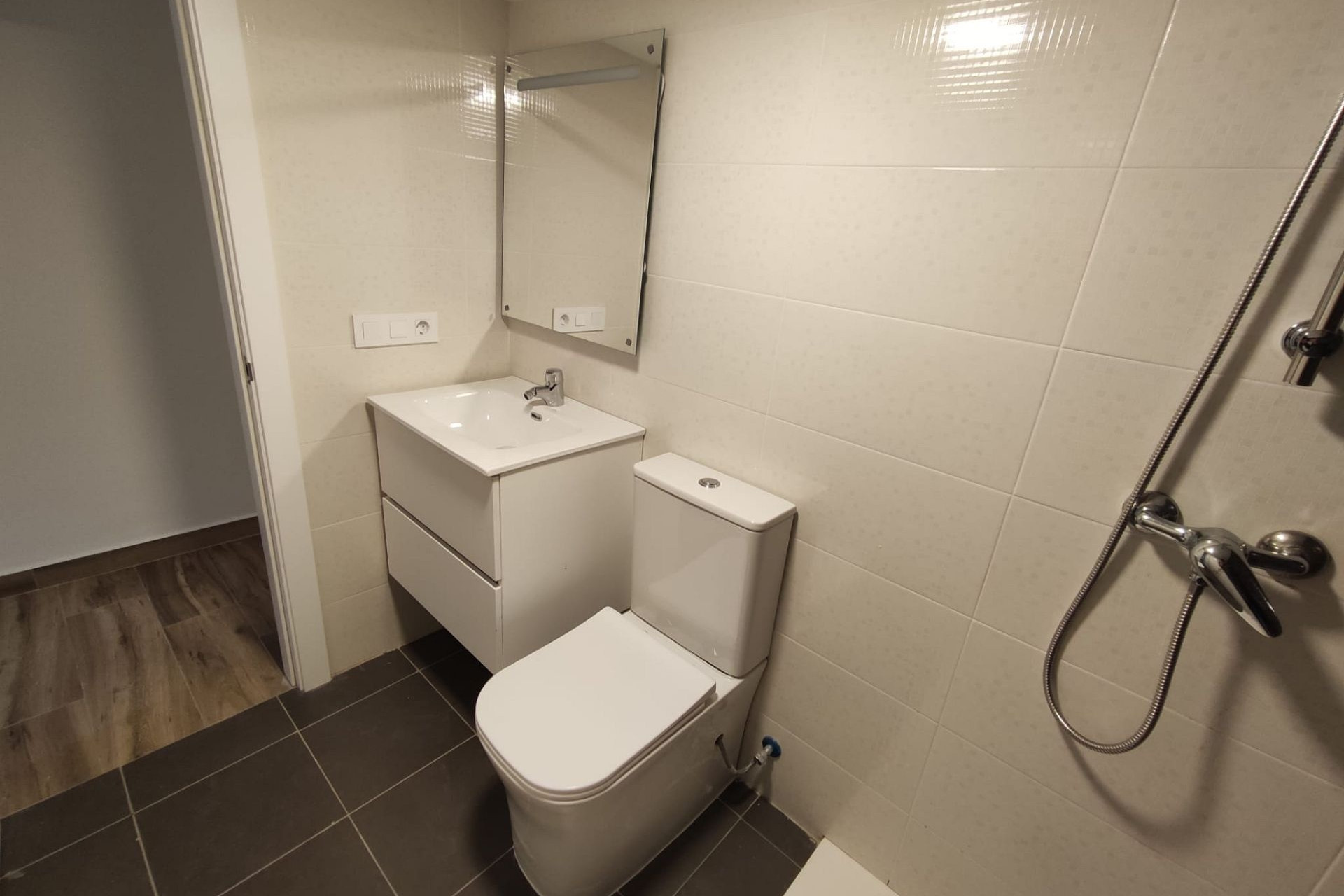 Revente - Maison mitoyenne -
Petrer