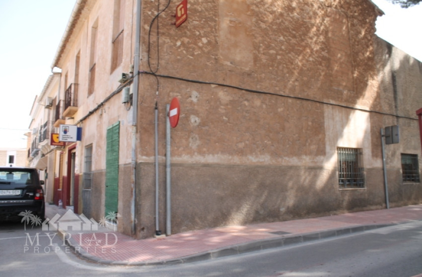 Revente - Maison mitoyenne -
Pinoso - calle lepanto