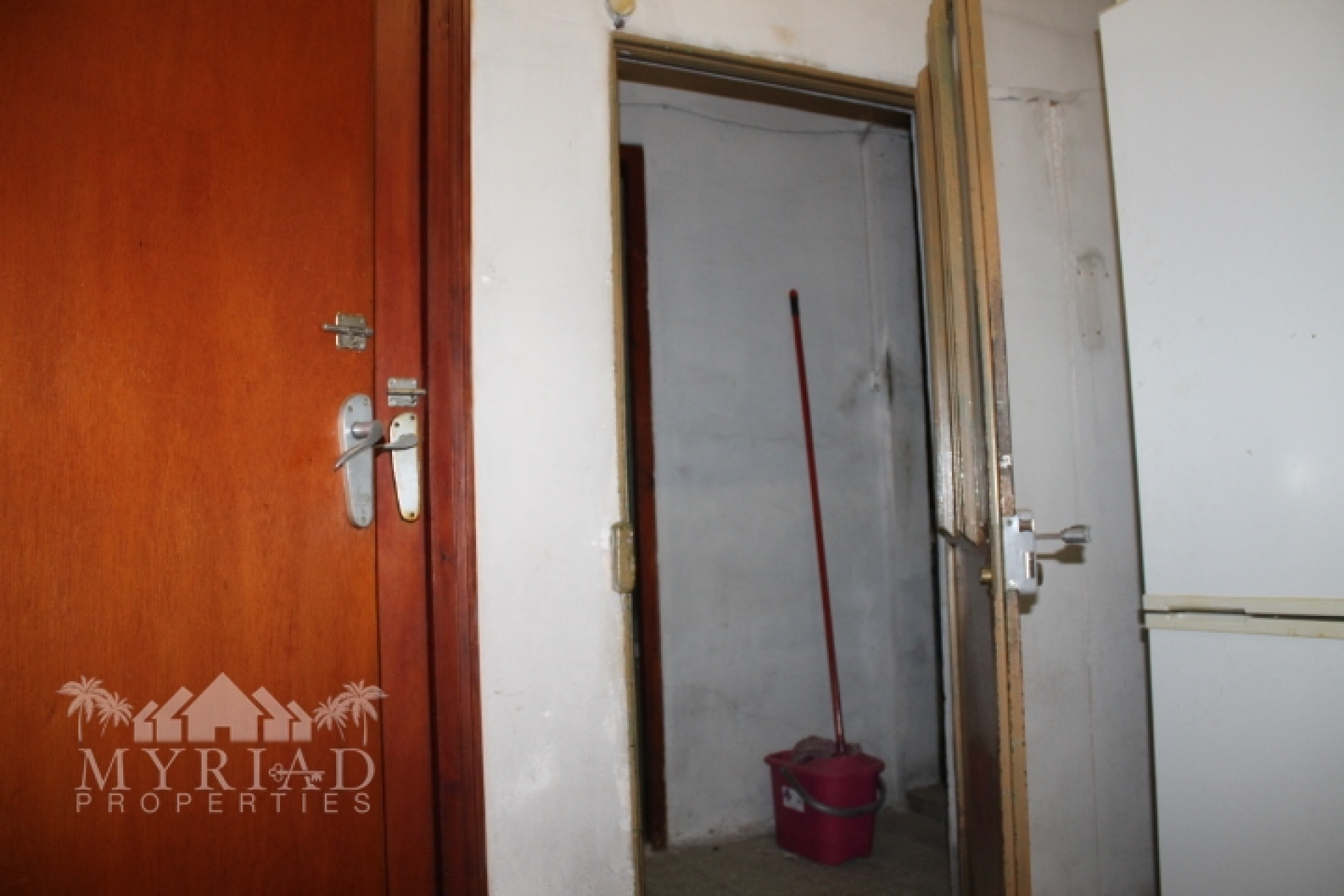 Revente - Maison mitoyenne -
Pinoso - calle lepanto