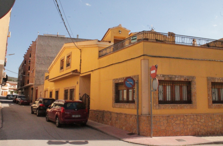 Revente - Maison mitoyenne -
Pinoso - Pinoso Alicante