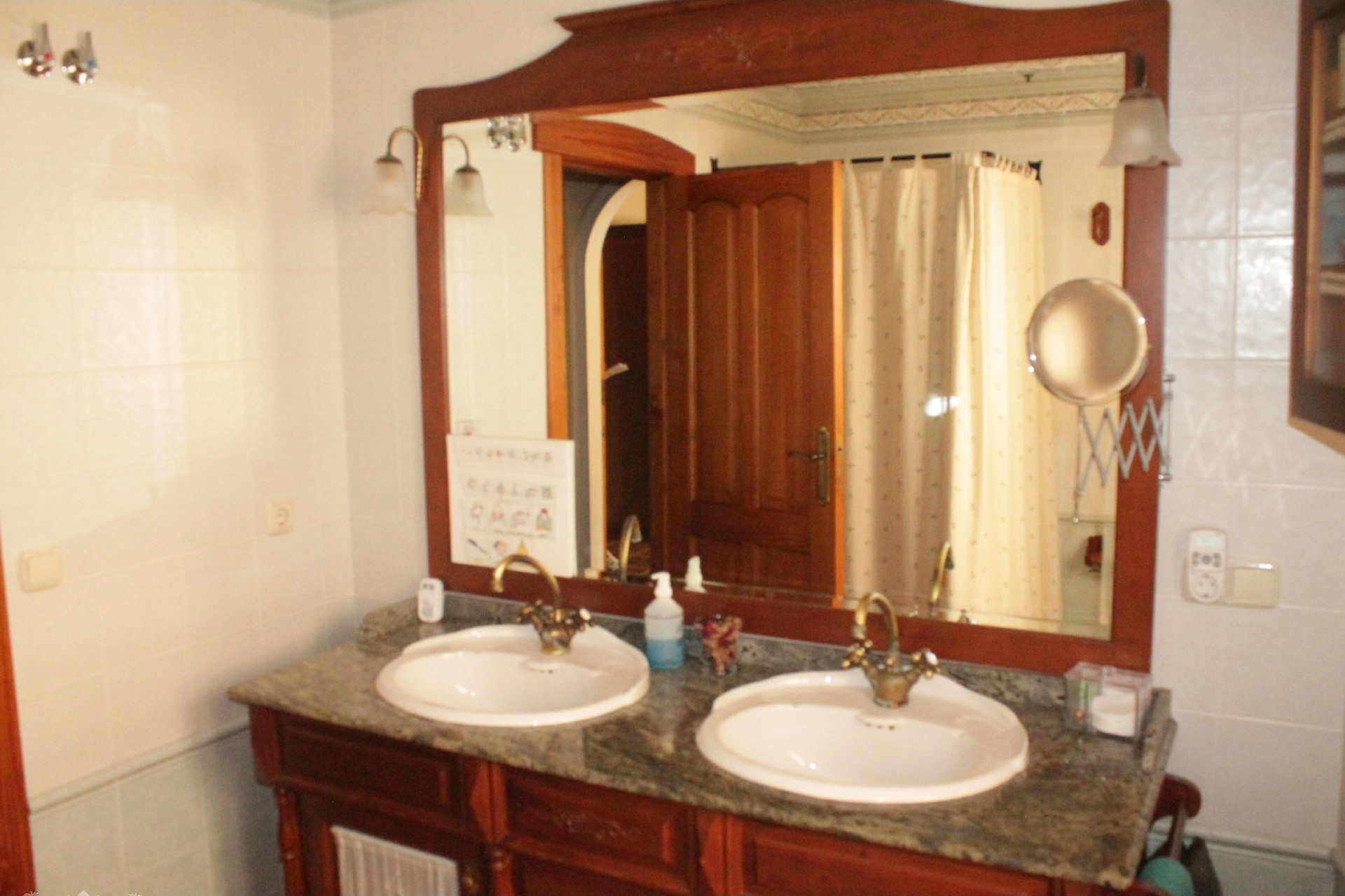 Revente - Maison mitoyenne -
Pinoso - Pinoso Alicante