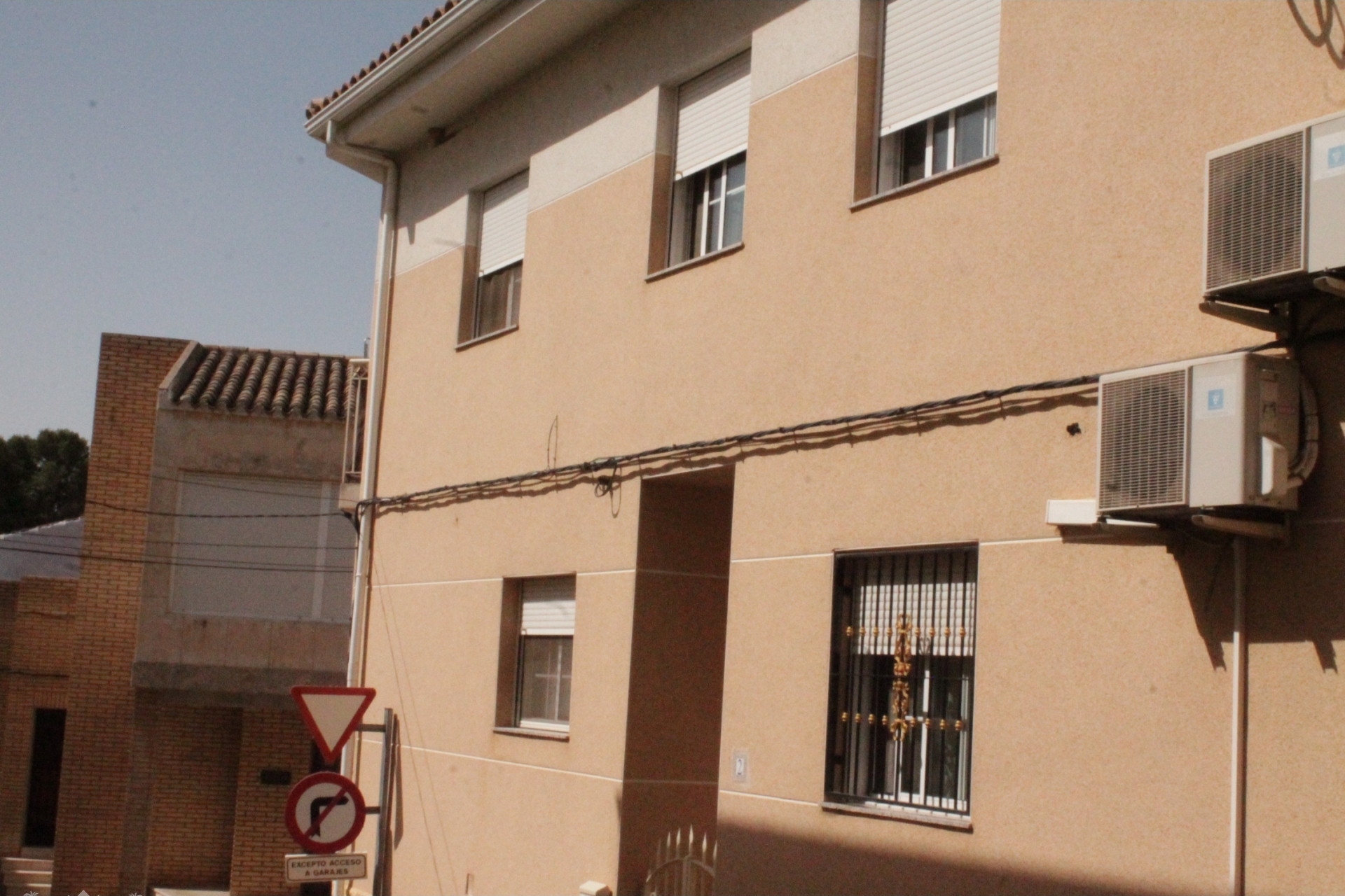 Revente - Maison mitoyenne -
Pinoso - Pinoso Alicante