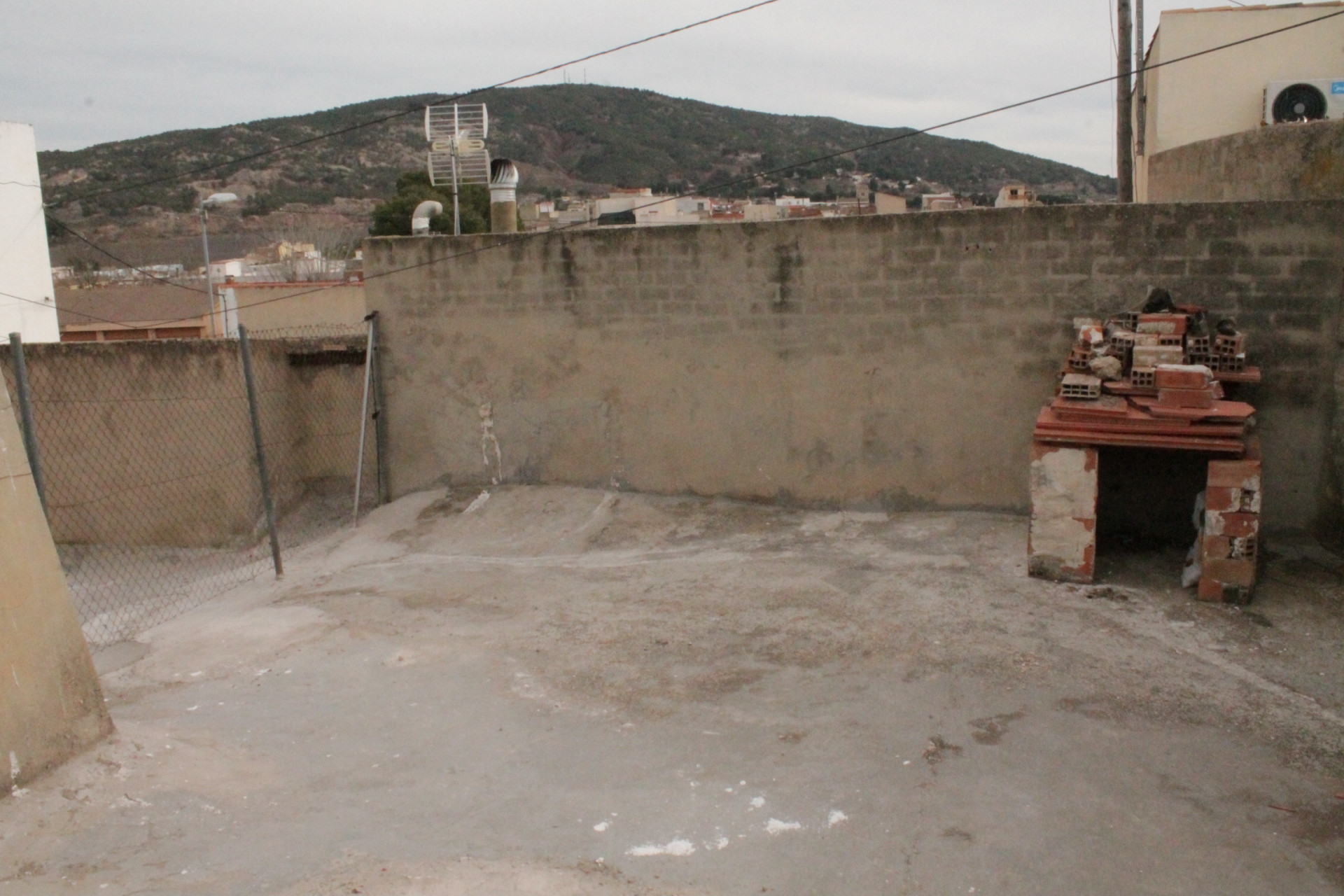 Revente - Maison mitoyenne -
Pinoso - Pinoso Alicante