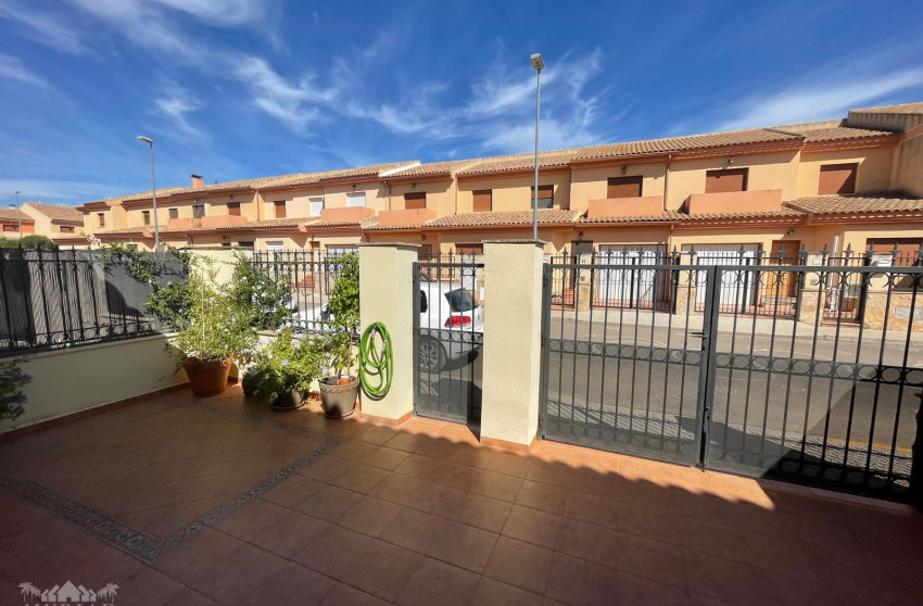 Revente - Maison mitoyenne -
Pinoso - Pinoso Alicante