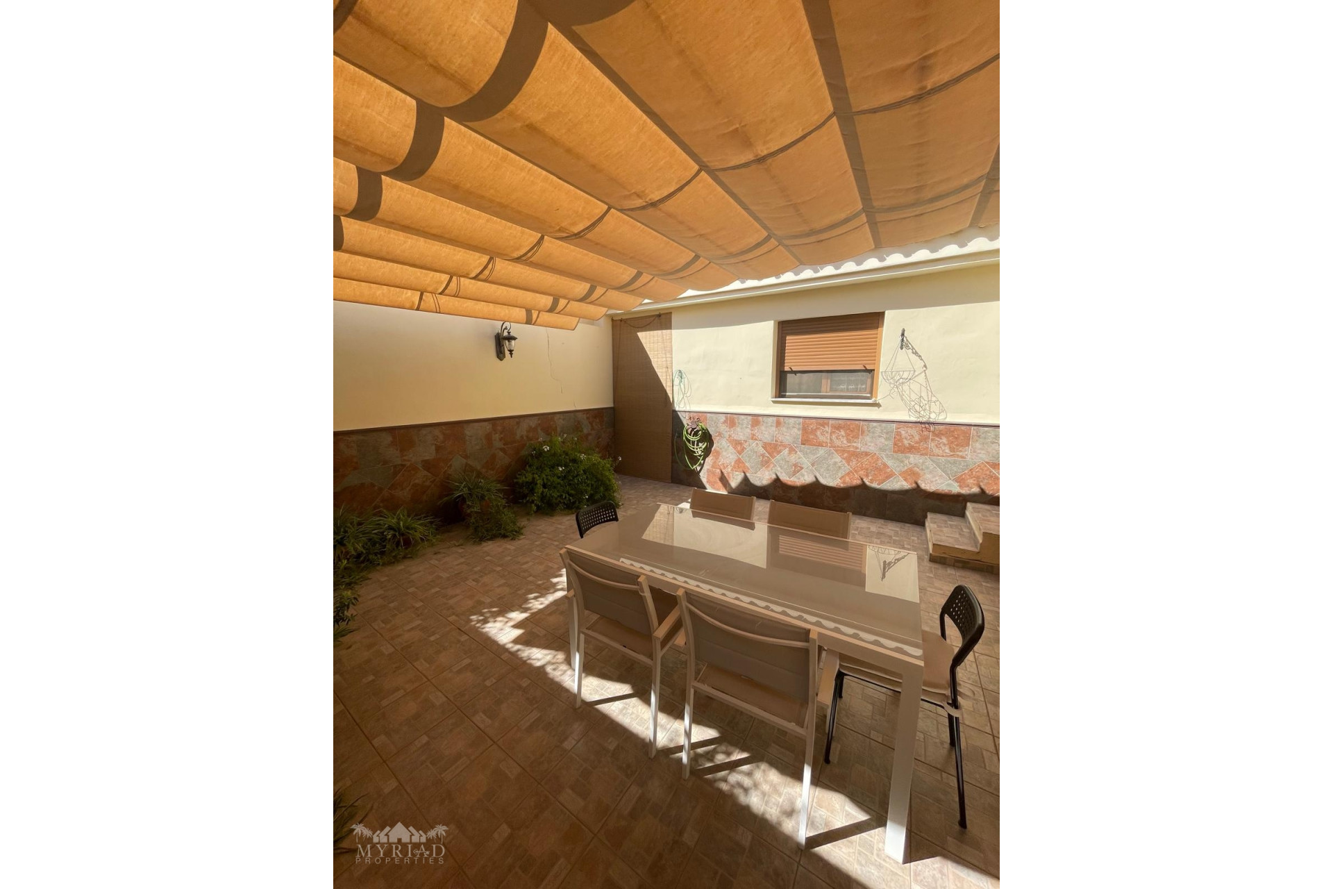 Revente - Maison mitoyenne -
Pinoso - Pinoso Alicante