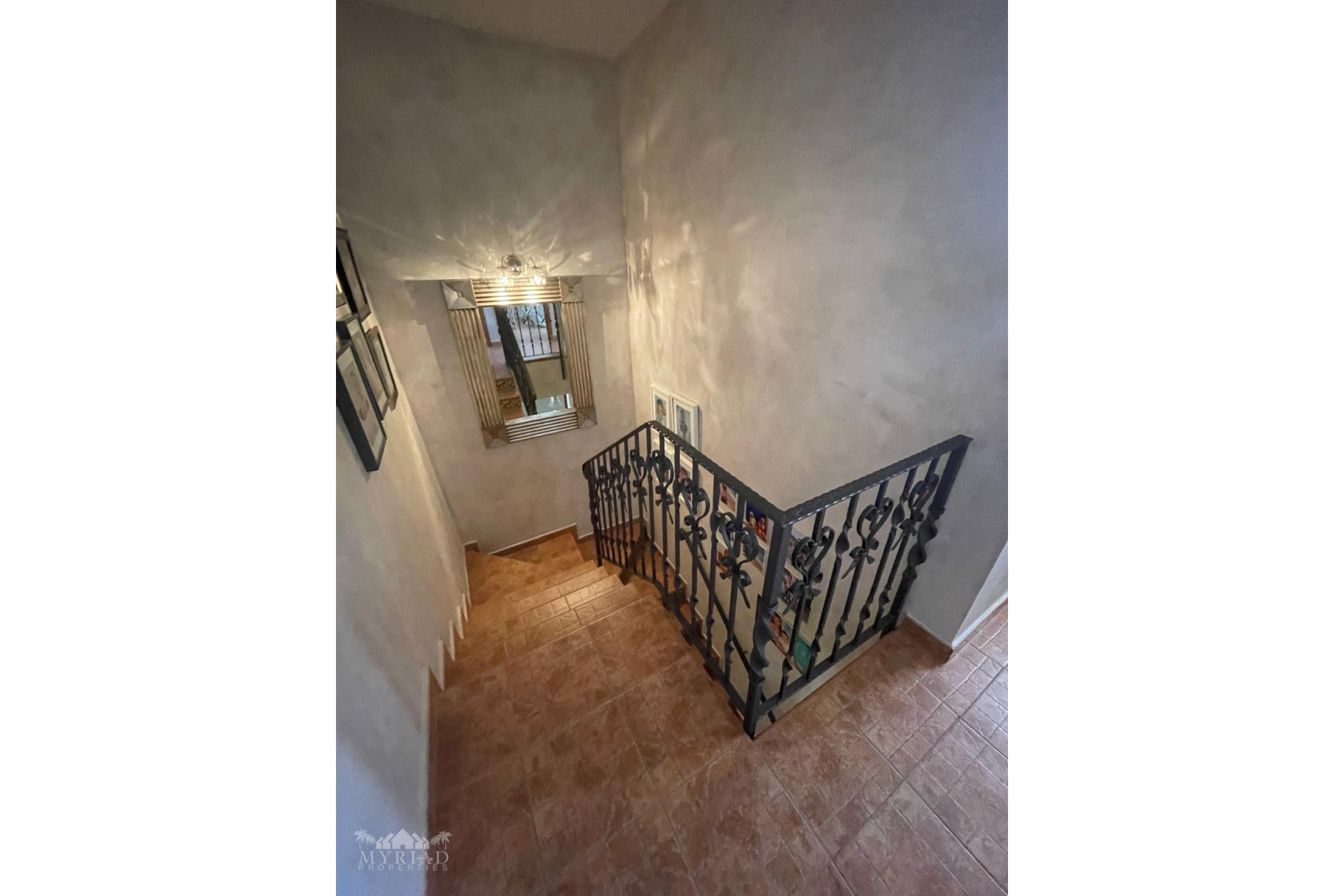 Revente - Maison mitoyenne -
Pinoso - Pinoso Alicante