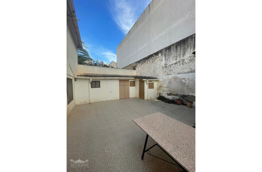 Revente - Maison mitoyenne -
Pinoso - Pinoso Alicante