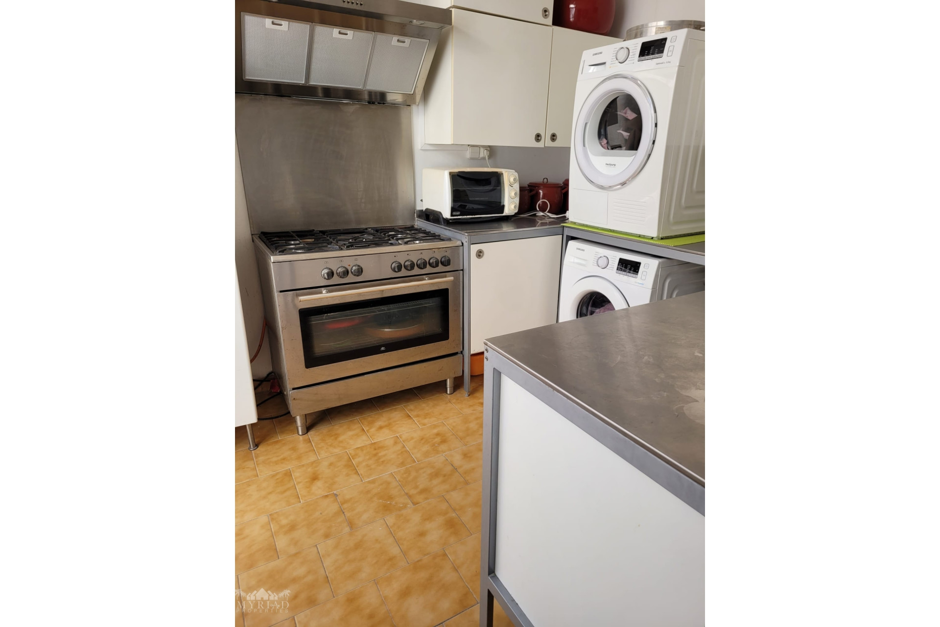 Revente - Maison mitoyenne -
Pinoso - Pinoso Alicante