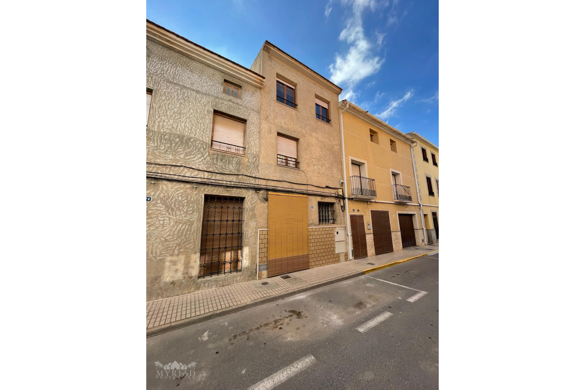 Revente - Maison mitoyenne -
Pinoso - Pinoso Alicante
