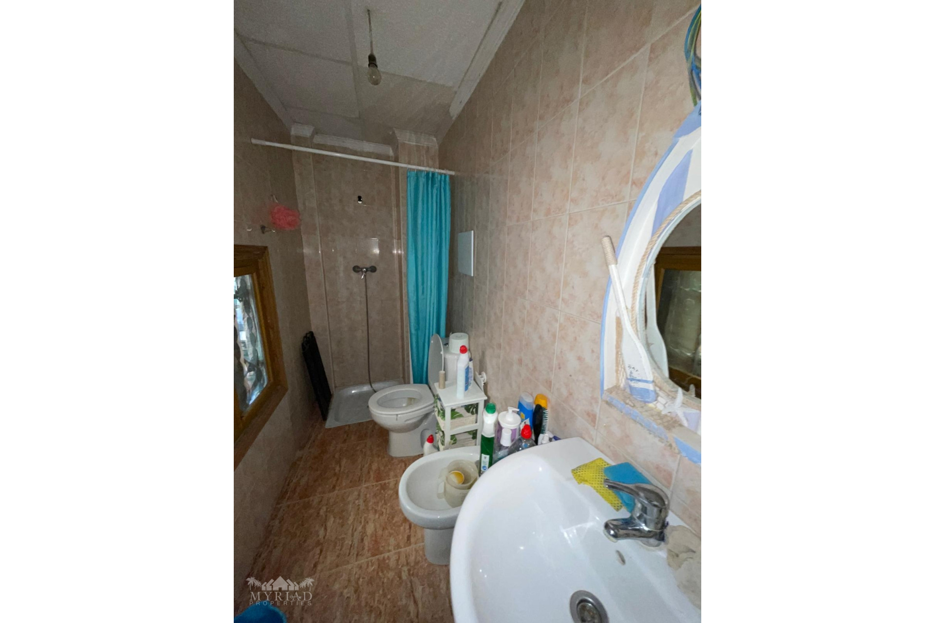 Revente - Maison mitoyenne -
Pinoso - Pinoso Alicante