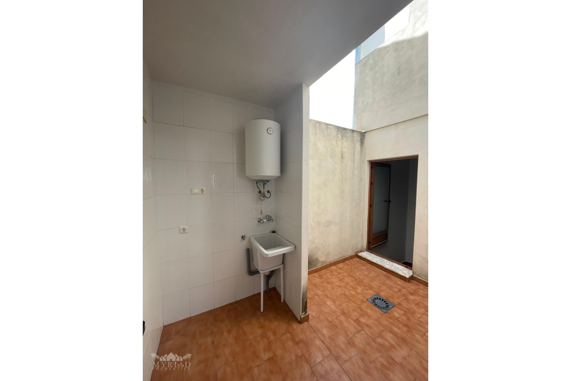 Revente - Maison mitoyenne -
Pinoso - Pinoso Alicante