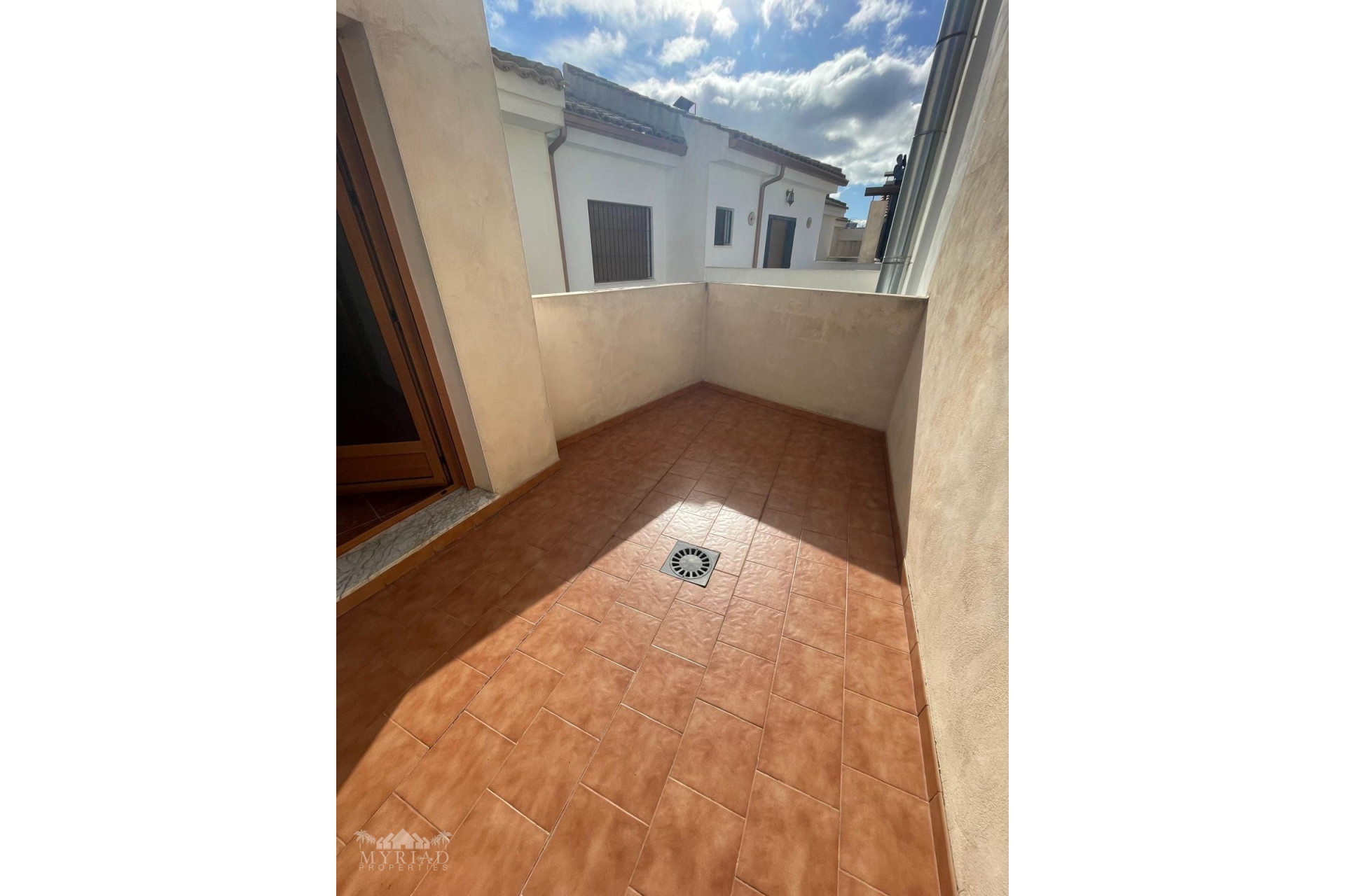 Revente - Maison mitoyenne -
Pinoso - Pinoso Alicante