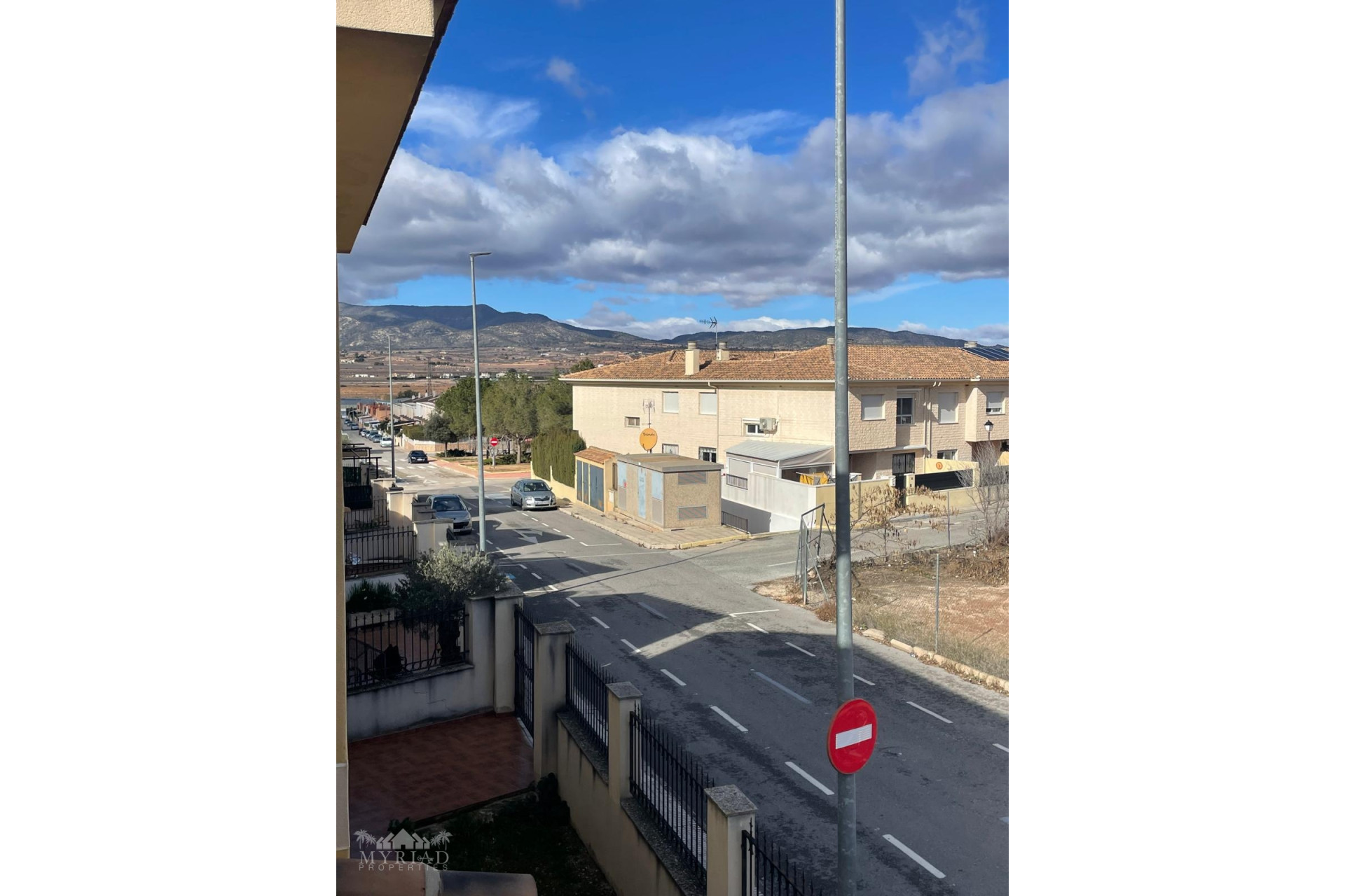 Revente - Maison mitoyenne -
Pinoso - Pinoso Alicante