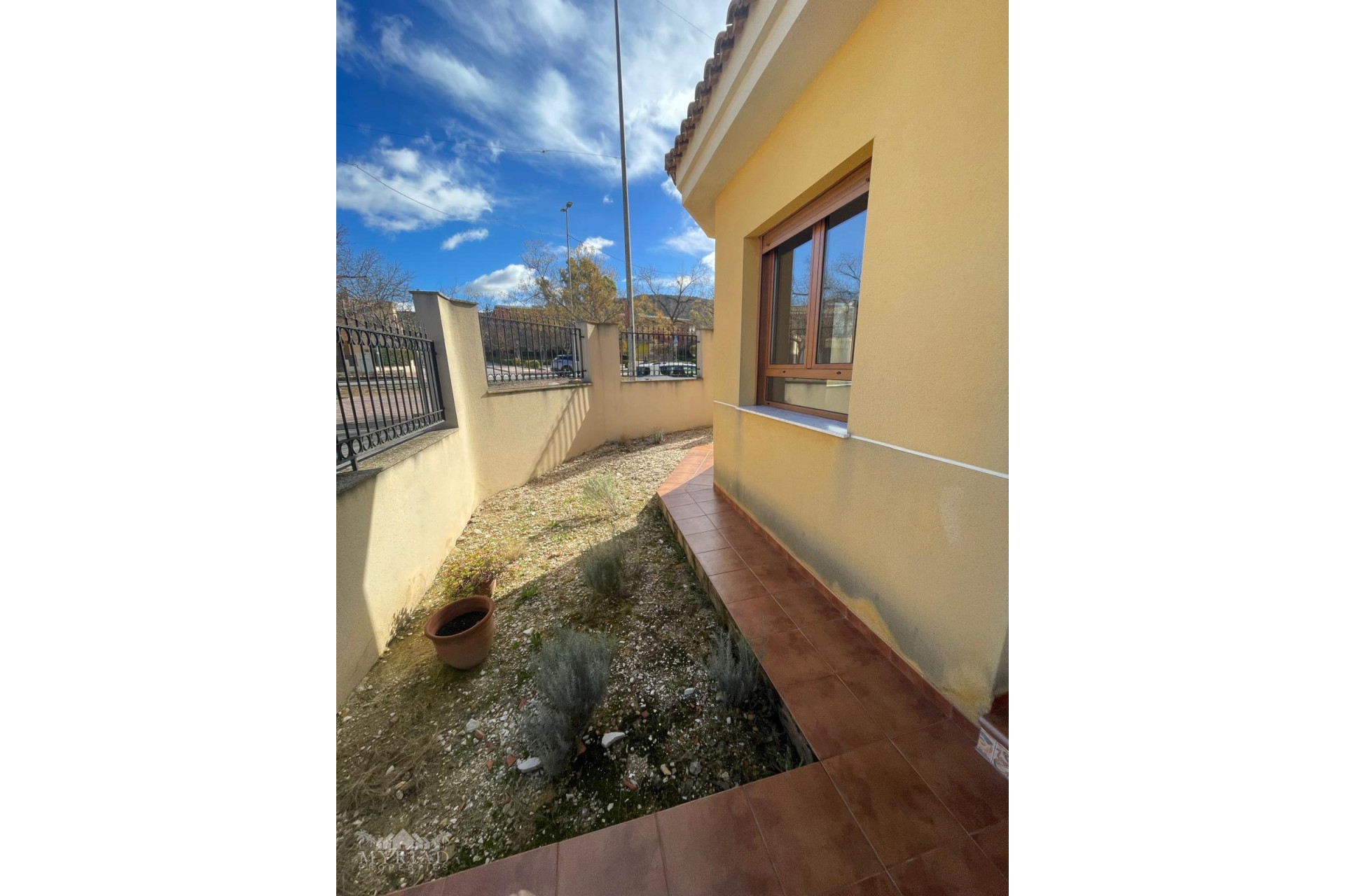 Revente - Maison mitoyenne -
Pinoso - Pinoso Alicante