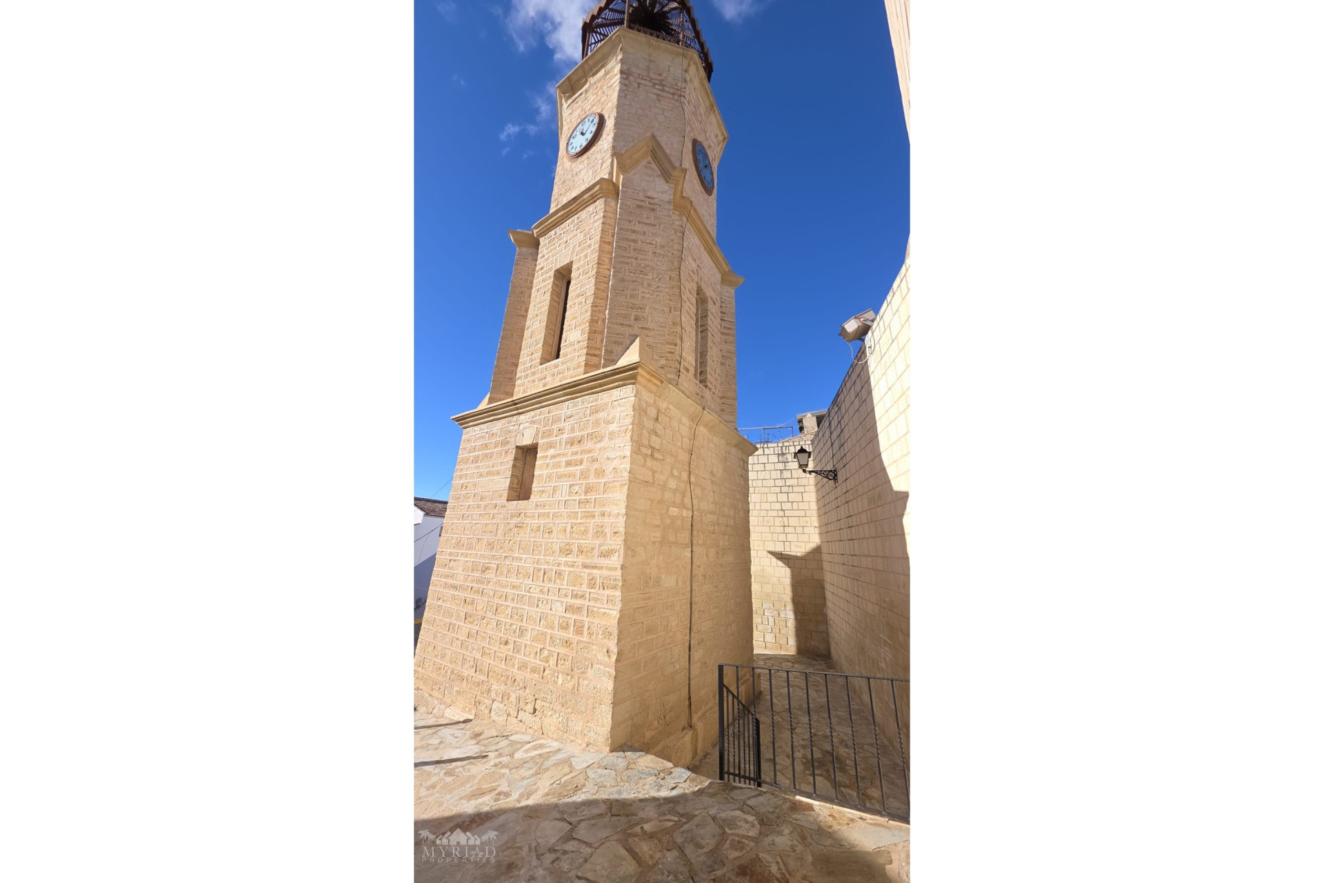 Revente - Maison mitoyenne -
Pinoso - Pinoso Alicante