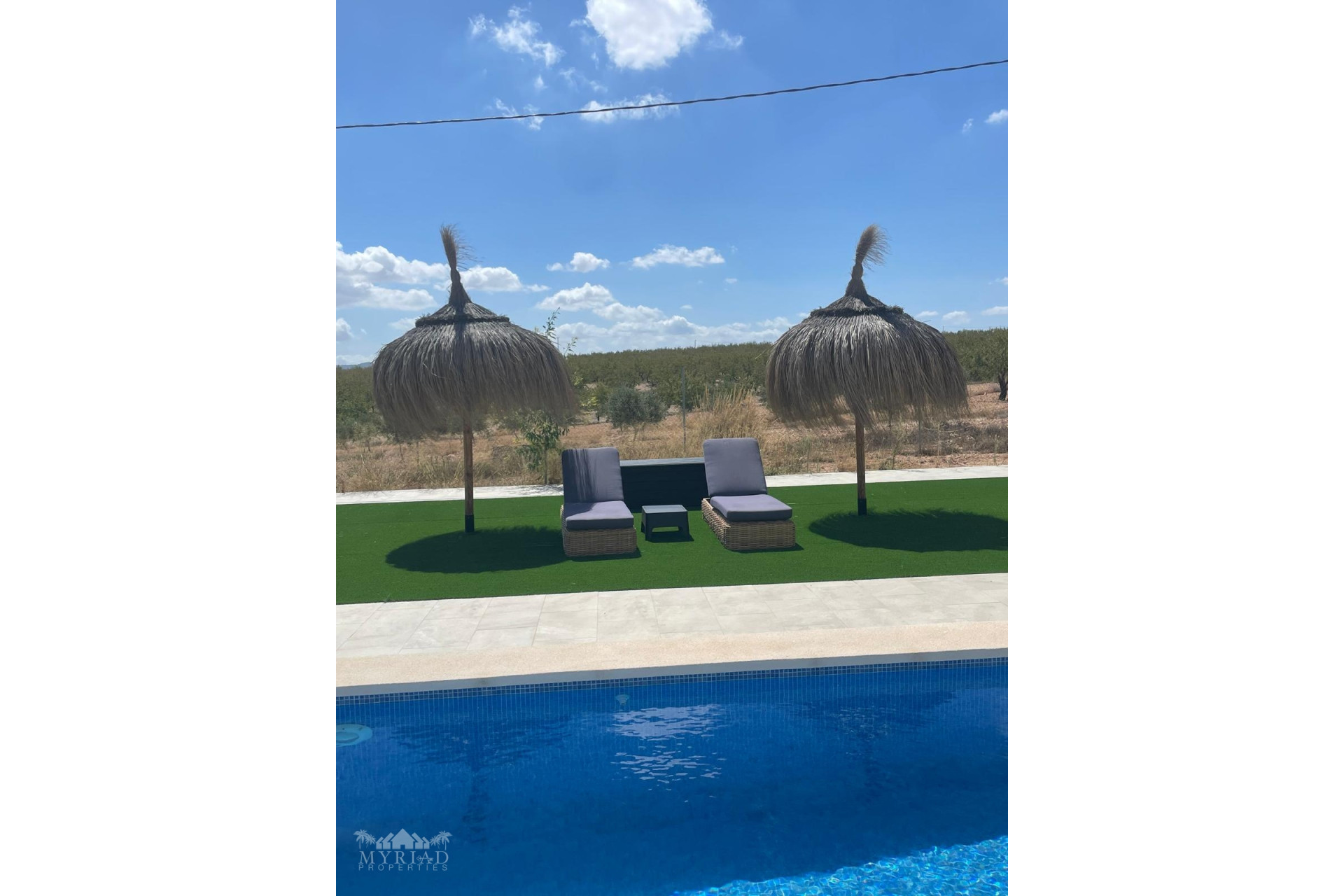 Revente - Maison mitoyenne -
Pinoso - Pinoso Alicante