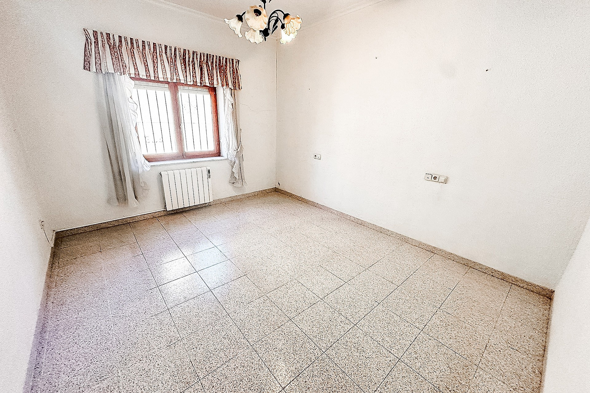 Revente - Maison mitoyenne -
Pinoso