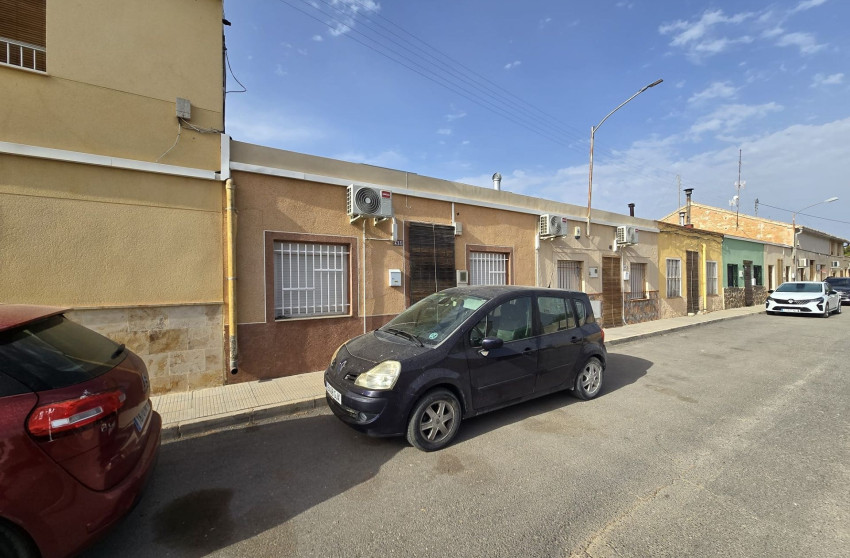 Revente - Maison mitoyenne -
Pinoso