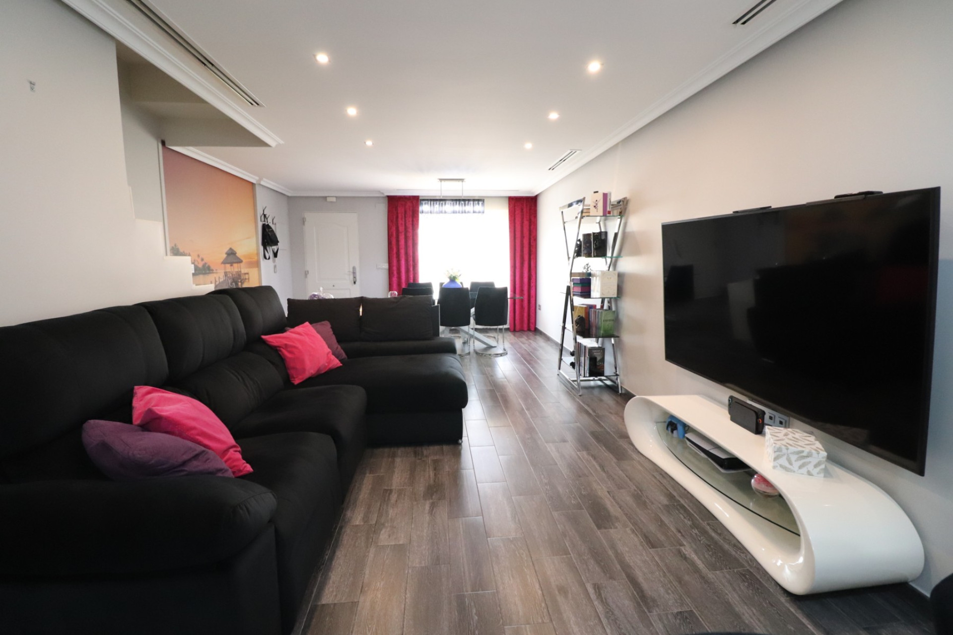 Revente - Maison mitoyenne -
Redovan - Redovan - Town