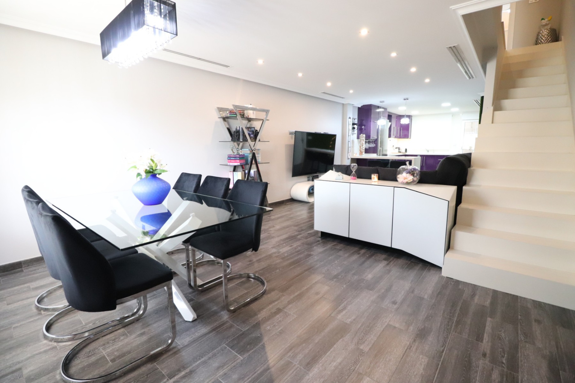 Revente - Maison mitoyenne -
Redovan - Redovan - Town