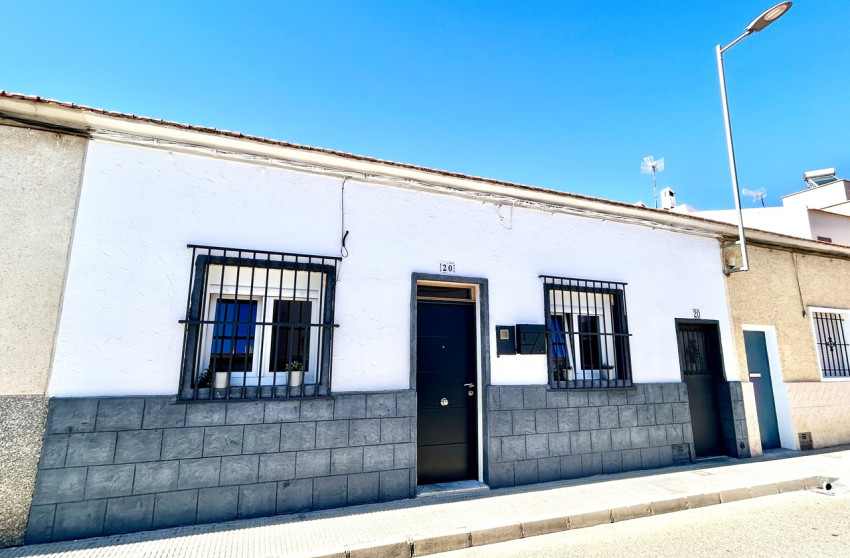 Revente - Maison mitoyenne -
San Miguel de Salinas