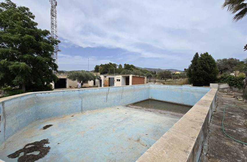 Revente - Maison mitoyenne -
Sax