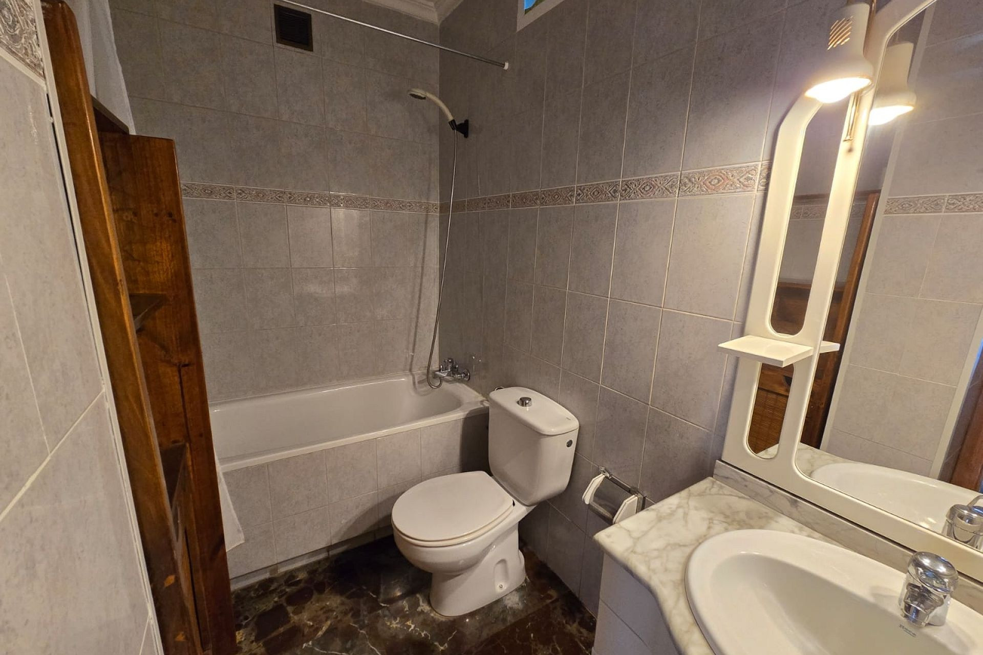 Revente - Maison mitoyenne -
Sax