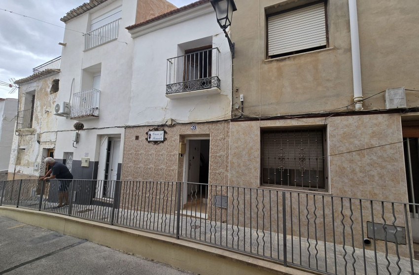 Revente - Maison mitoyenne -
Sax