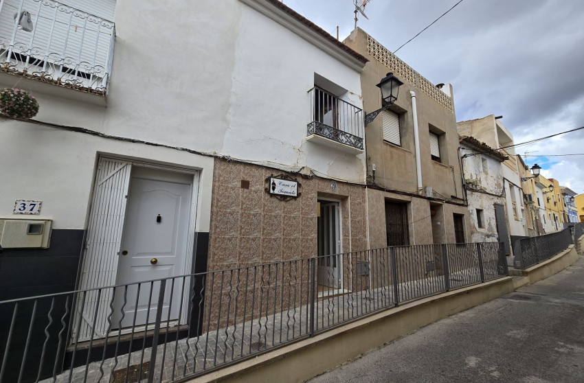 Revente - Maison mitoyenne -
Sax