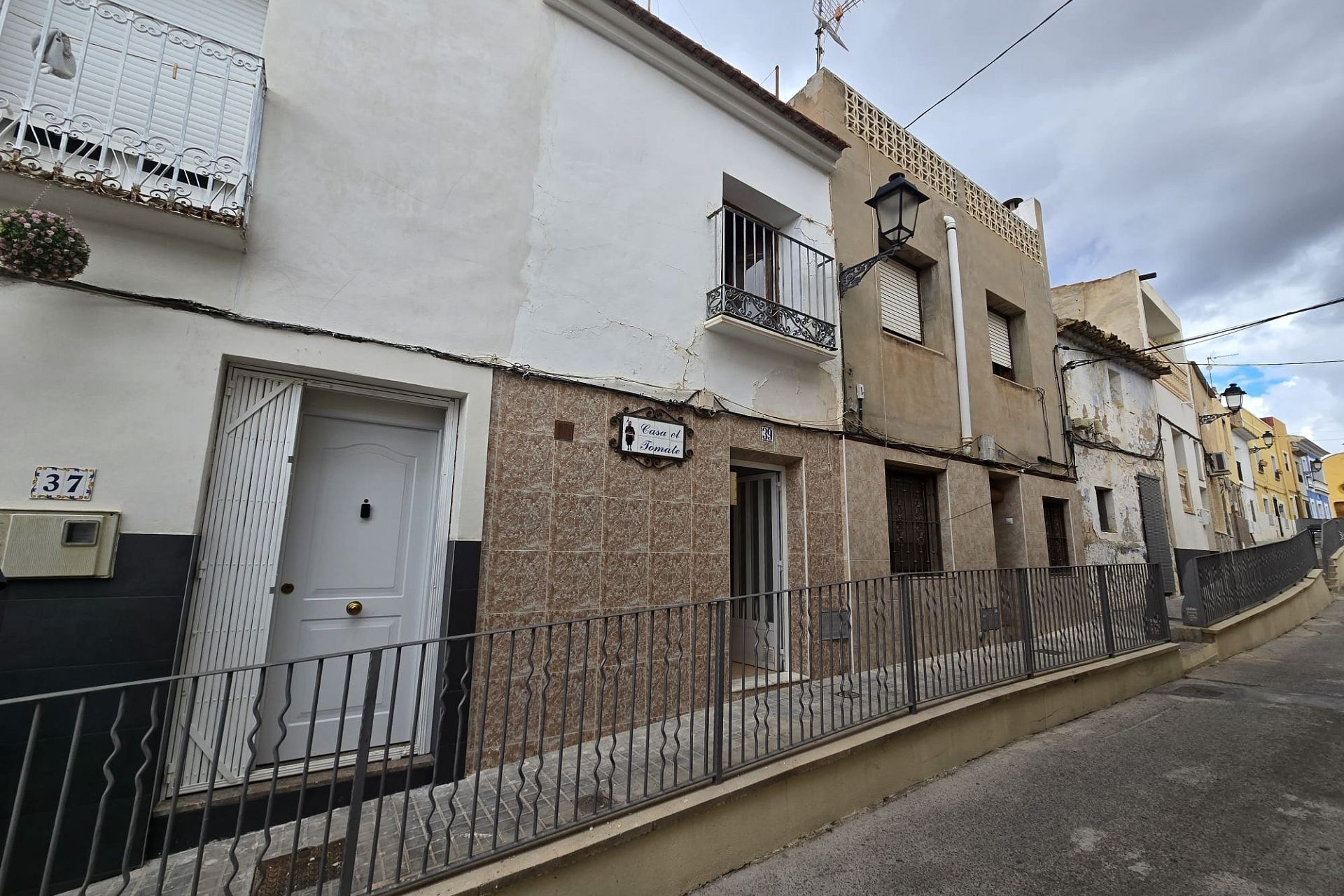 Revente - Maison mitoyenne -
Sax