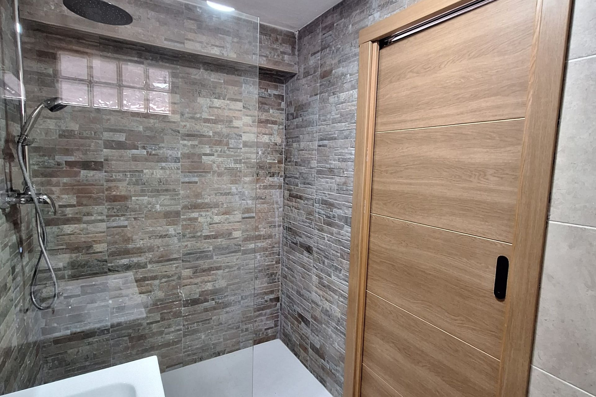 Revente - Maison mitoyenne -
Sax