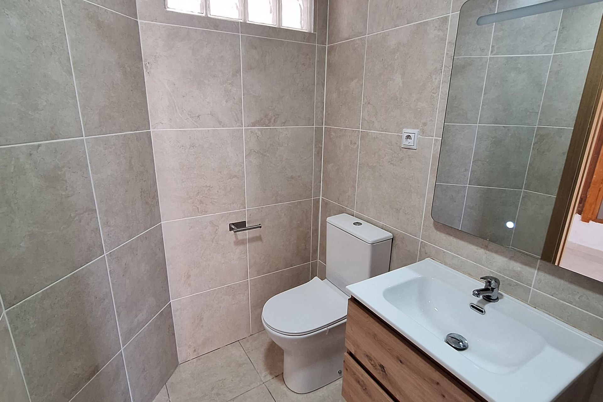 Revente - Maison mitoyenne -
Sax