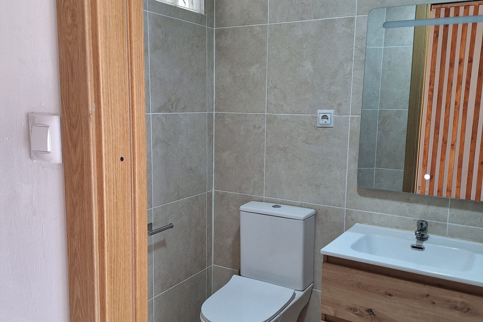 Revente - Maison mitoyenne -
Sax