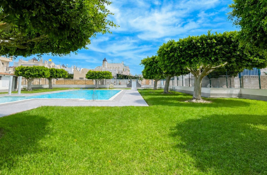 Revente - Maison mitoyenne -
Torrevieja - Costa Blanca