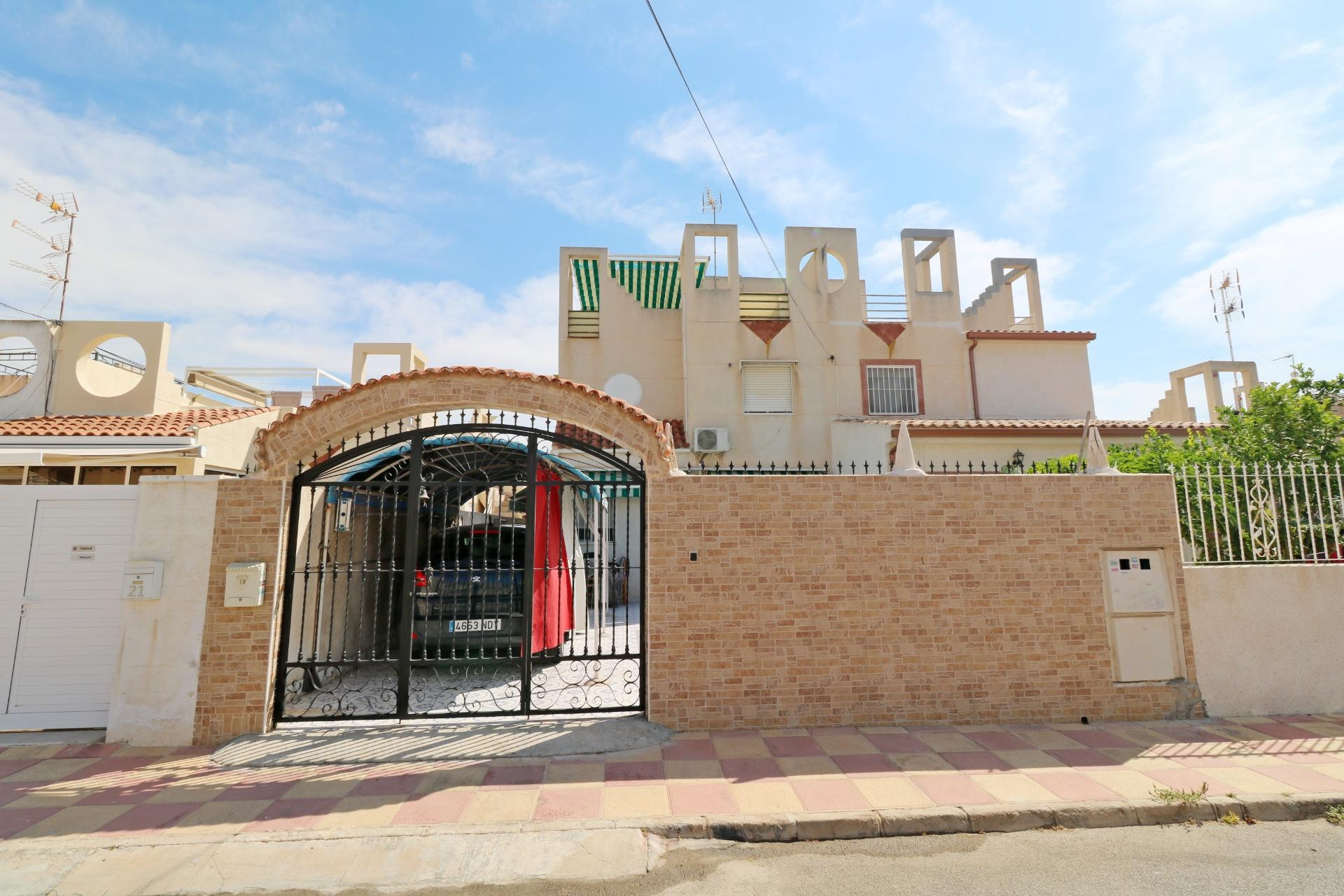 Revente - Maison mitoyenne -
Torrevieja - Torretas