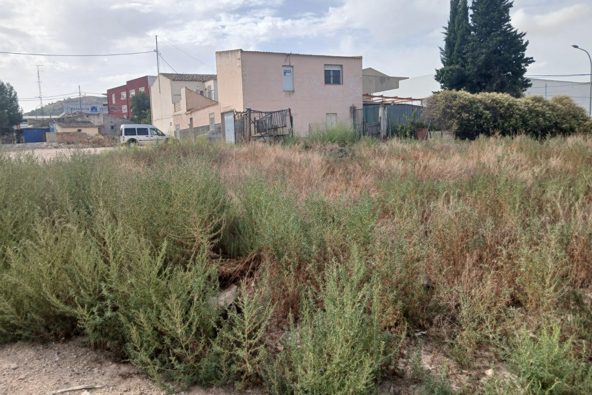 Revente - Maison mitoyenne -
Yecla