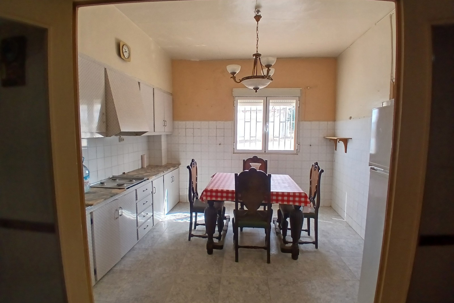 Revente - Maison mitoyenne -
Yecla