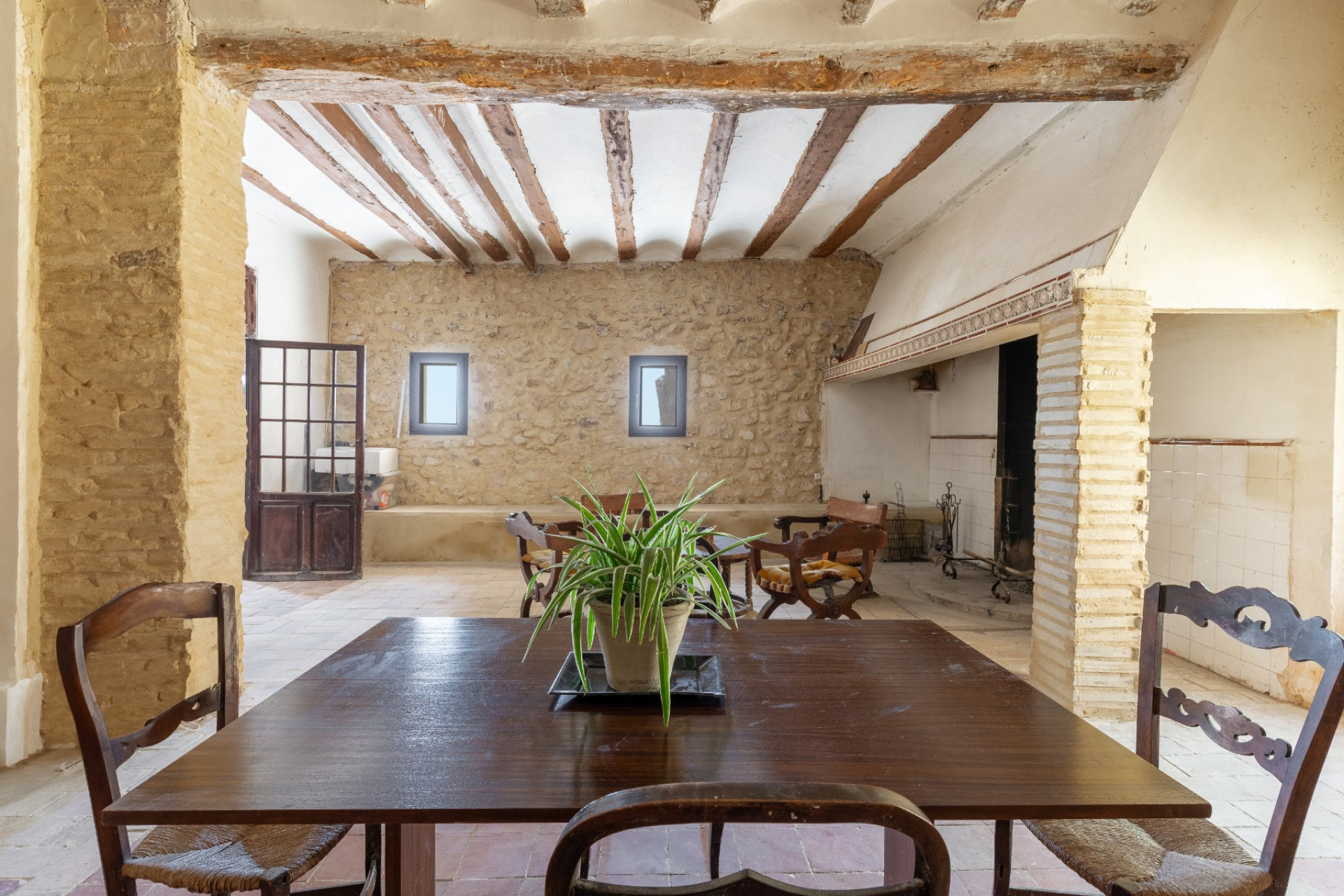 Revente - Others -
Castalla